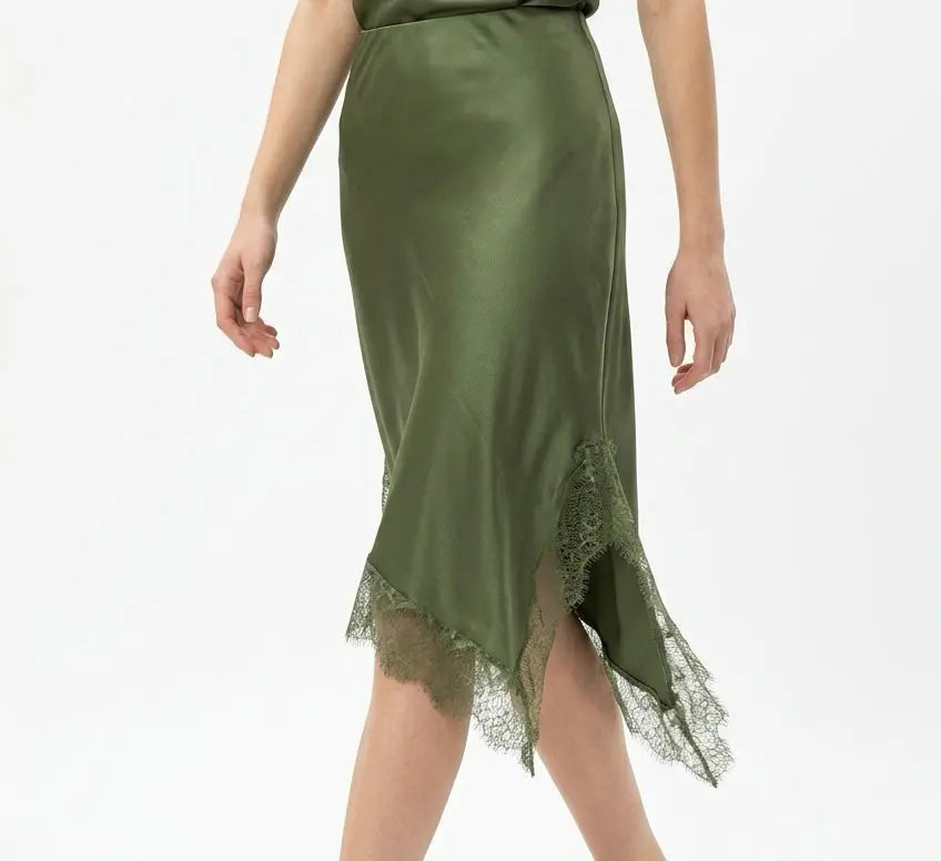 Jupe satin asymétrique MGN Boutique